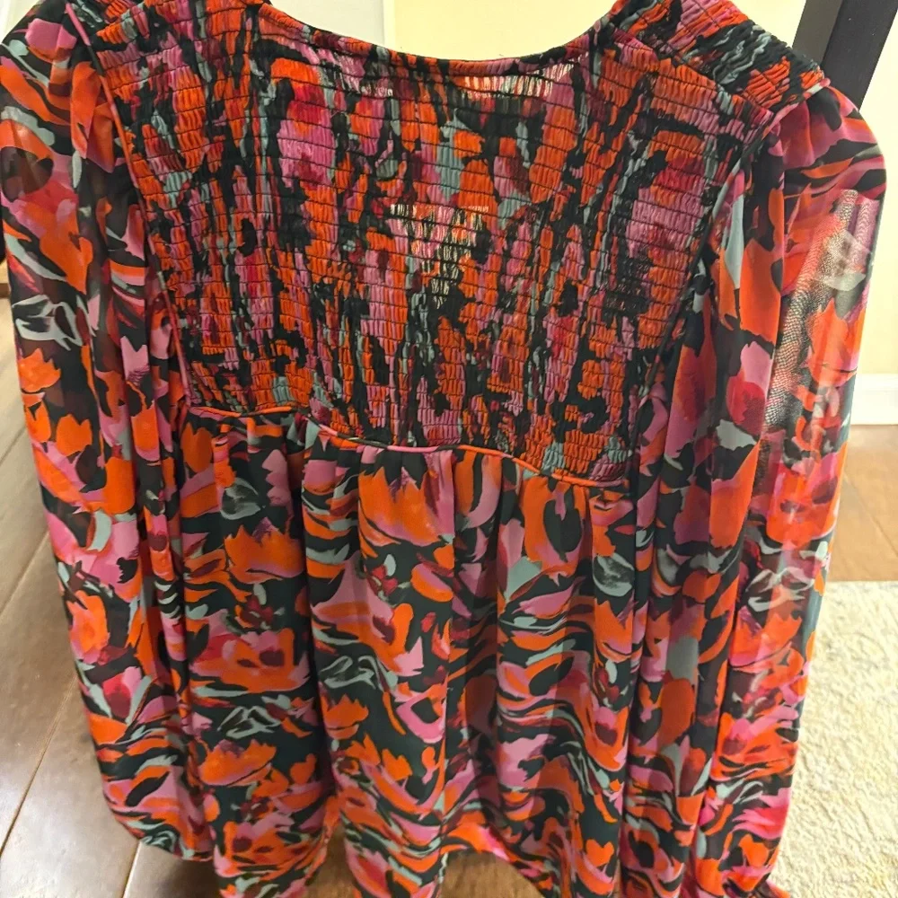 Entro Women’s Floral Top Size Large - Picture 2 of 2
